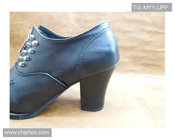 欧洲足球明星对鞋子舒适性和性能的严格要求与选择标准分析